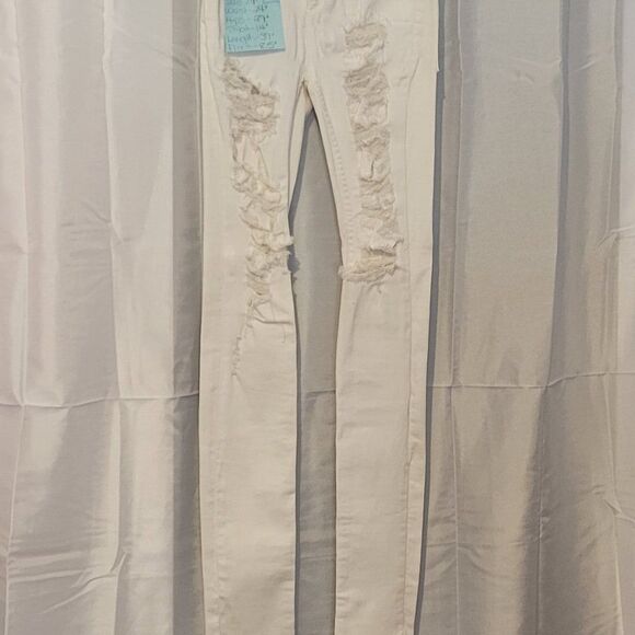 * * ALICE + OLIVIA DISTRESSED WHITE STRETCHY JEANS - Picture 2 of 8